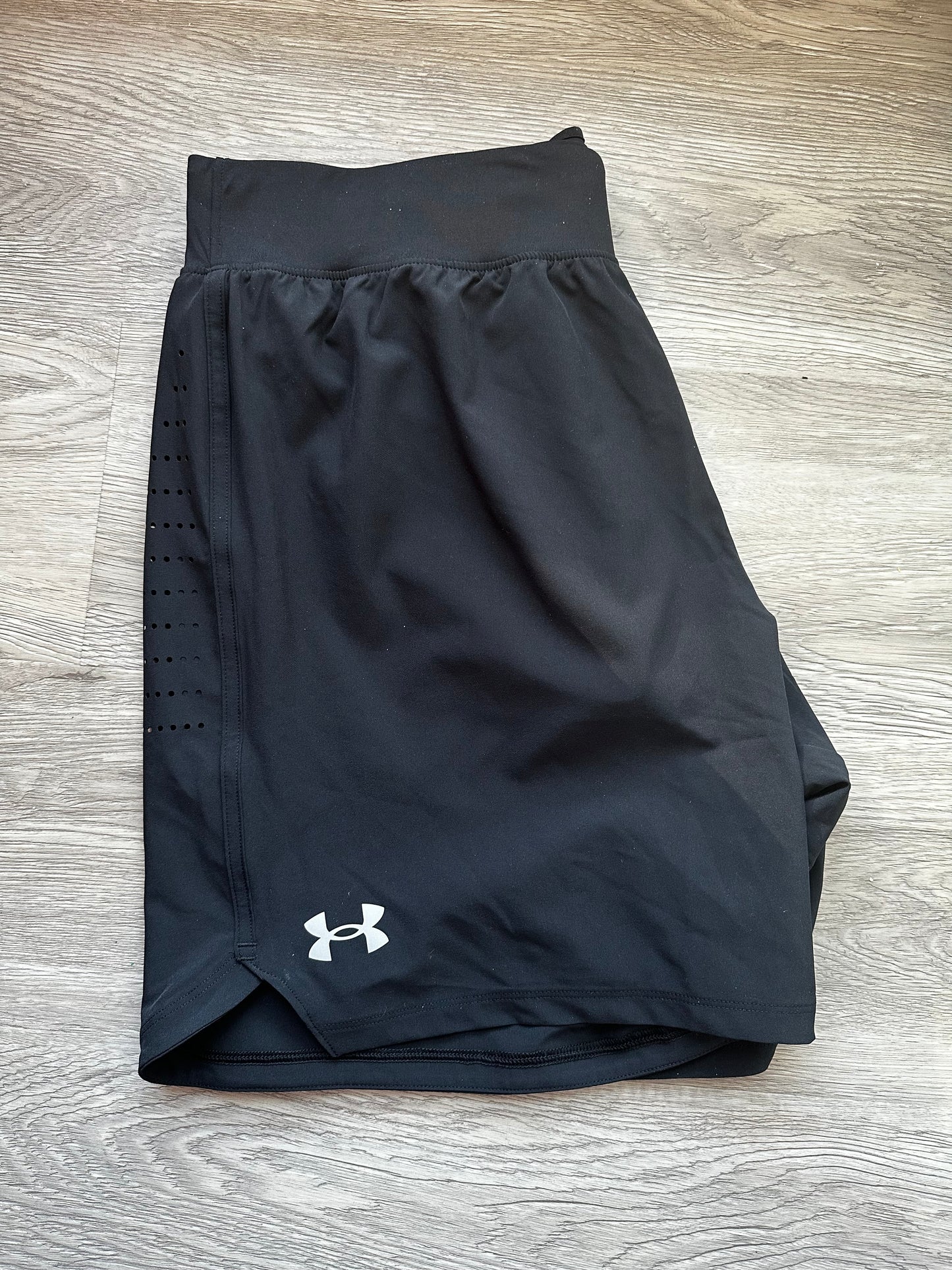 Under Armour UA Speedpocket 7' Shorts 'Black'